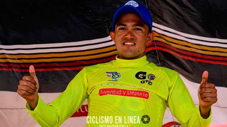 Alcides Espinel, corredor rosariense líder de la Vuelta al Táchira 2022. 