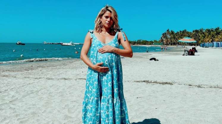 La cantante Adriana Lucía dio a luz a sus gemelas prematuras