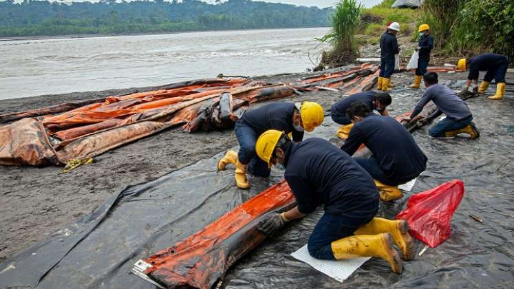 Fuga de petróleo vertió 6.300 barriles en Amazonia ecuatoriana./Foto: AFP