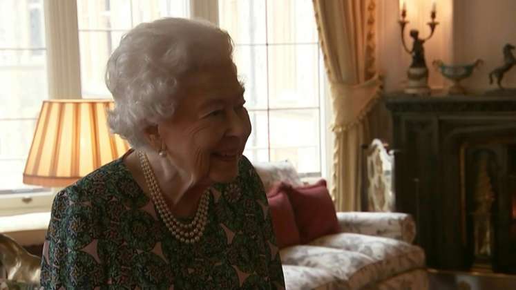 El despacho de la reina es reservado sobre su salud, pero sí informó que la monarca está totalmente vacunada contra la COVID-19. / Foto: AFP