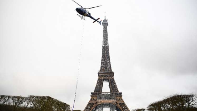 La torre Eiffel creció seis metros