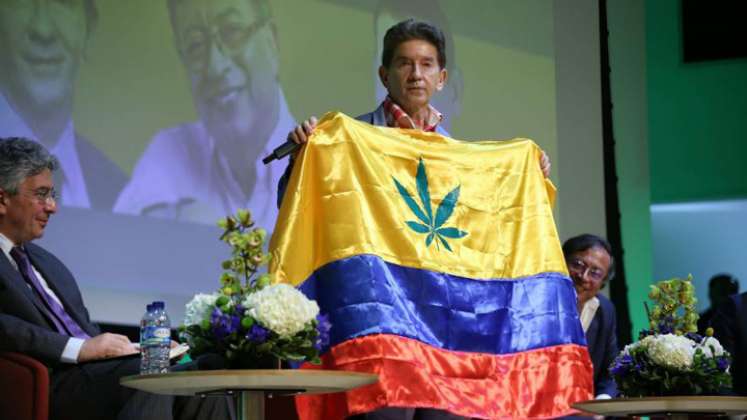 El candidato Luis Pérez propone colocar la hoja de marihuana en la bandera de Colombia
