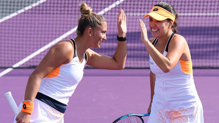 Panna Udvardy y Camila Osorio en dobles del WTA de Gudalajara. 