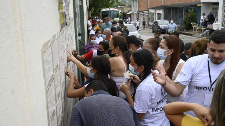 Hubo caos en las primeras horas de las elecciones por la caída de la plataforma de la Registraduría./Foto Jorge Gutíerrez