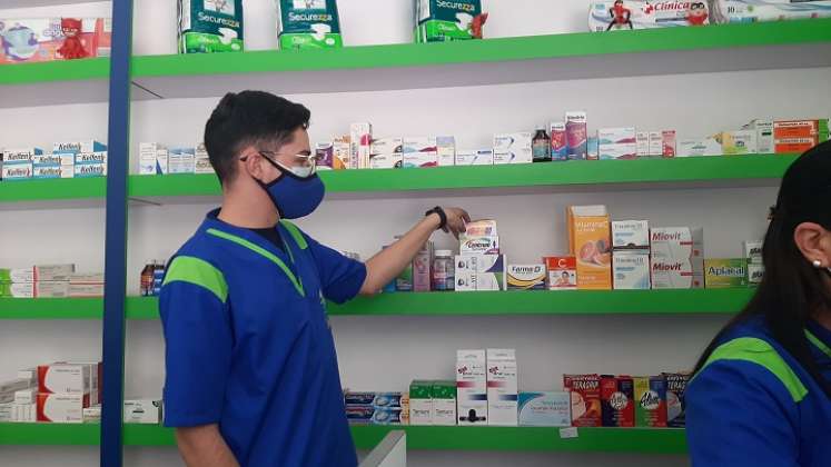 Gremio farmacéutico alerta a la población sobre la venta de medicamentos falsificados. / Foto: Anggy Polanco / La Opinión
