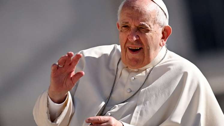 Papa Francisco pide frenar la guerra en Ucrania