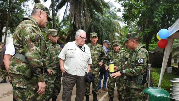 El filántropo Howard Graham Buffett llegó al Cantón Militar de Tibú 