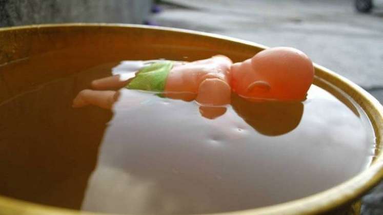 Niño murió en un balde de agua cuando jugaba con sus papás./Foto: internet