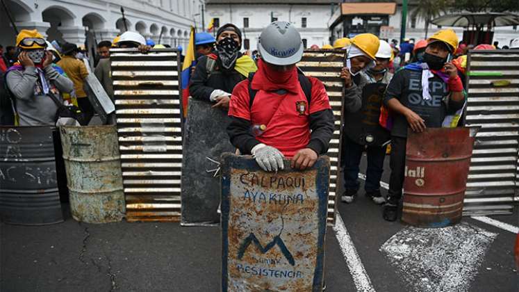 Un muerto y doce heridos deja ataque de manifestantes a militares en Ecuador./Foto: AFP