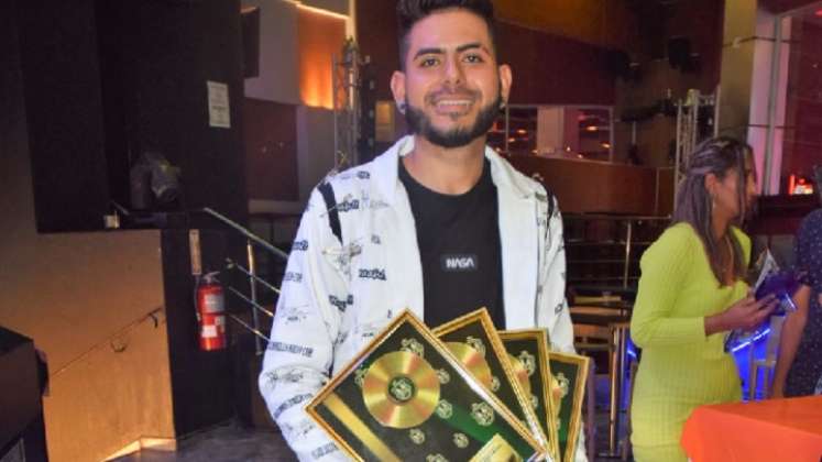 Cucuteño gana cuatro premios en Panamá