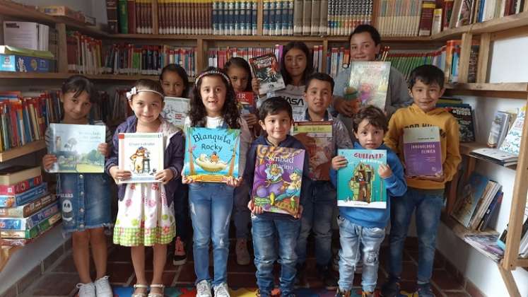 Los niños campesinos del corregimiento de Pueblo Nuevo de Ocaña tienen la posibilidad de participar en los procesos de formación con la implementación de la biblioteca.