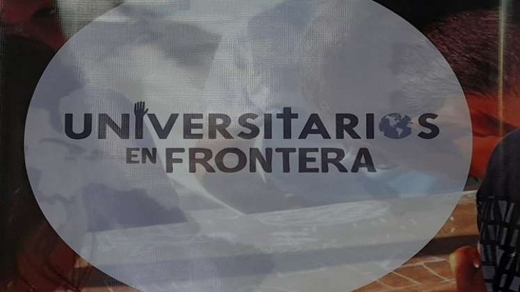 Universitarios en frontera. / Foto: Cortesía / La Opinión 