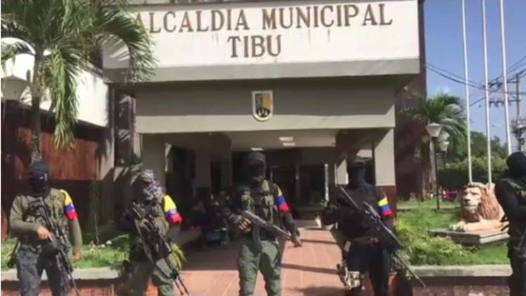 Disidencia del Frente 33 de las Farc patrullando Tibú