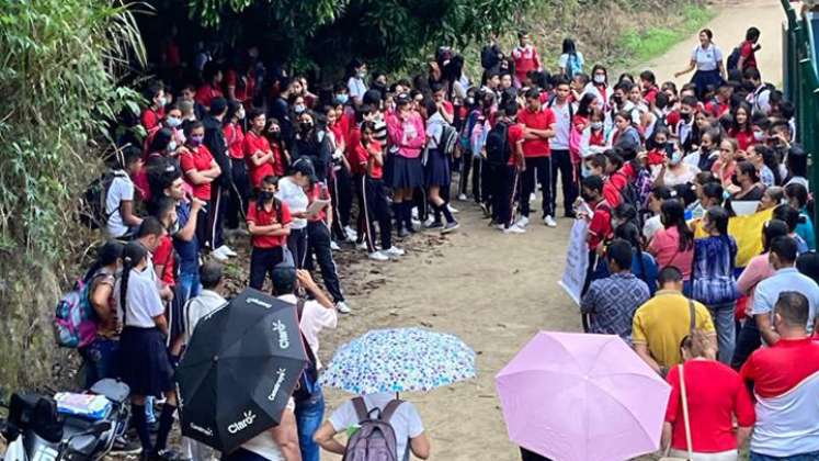 En Cáchira, estudiantes protestan por deficiencias en la educación 