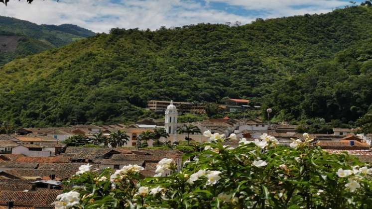 Una leyenda de tinte ecológico resalta en el paisaje del municipio de El Carmen. El Monte Sagrado simboliza en cuidado a la naturaleza.
