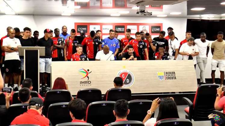 Jugadores del Cúcuta Deportivo respaldaron a Aquivaldo Mosquera. 