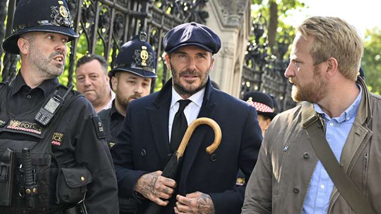 David Beckham hizo horas de cola para despedirse de la difunta Isabel II./Foto: AFP