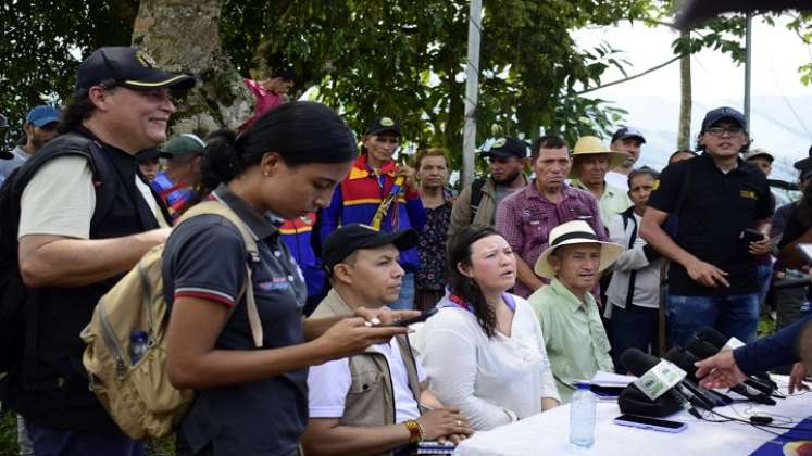  La Misión Humanitaria de Verificación entrega el informe final sobre la violación de los derechos humanos en la zona del Catatumbo. Urge la reubicación de la base militar.