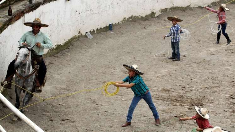 Escuelas de charrería: el arte de dominar lazos y bestias crece en México./Foto: AFP