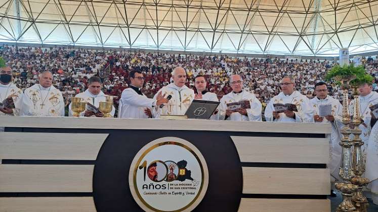 Feligreses de todos los municipios del Táchira asistieron al primer centenario de la Diócesis de San Cristóbal. / Fotos: Anggy Polanco 