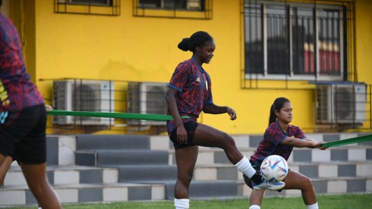 Linda Caicedo entrenó con el grupo estará lista para el juego ante Nigeria.