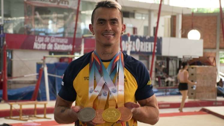 El gimnasta Jossimar Calvo Moreno, se destacó en los XII Juegos Suramericanos de  Asunción 2022, con cuatro medallas.
