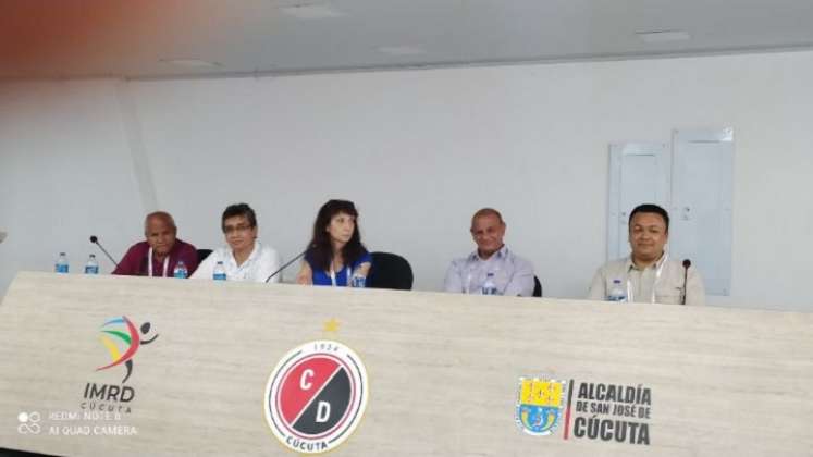 Funcionarios de la Federación Colombiana y la Unión Panamericana de Gimnasia presentaron oficialmente el torneo.