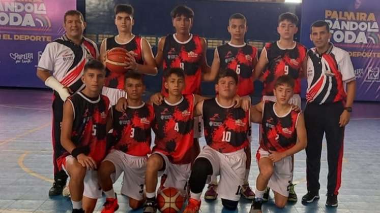 El colegio Calasanz obtuvo la medalla de plata en la categoría prejuvenil en el baloncesto de los Juegos Intercolegiados 2022.