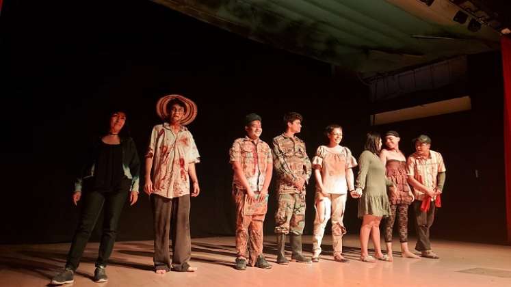 El grupo de teatro La Mueca de la universidad Francisco de Paula Santander, seccional Ocaña busca resarcir el tejido social a través de las artes dramáticas.