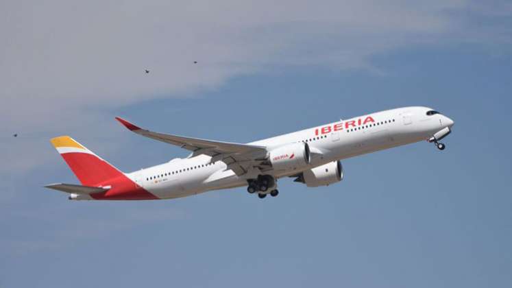 Iberia refuerza su apuesta por Colombia y anuncia que tendrá 18 vuelos semanales