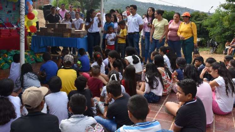 La comunidad infantil del asentamiento humano Las Cumbres fue la beneficiada. / Foto: Cortesía / La Opinión 