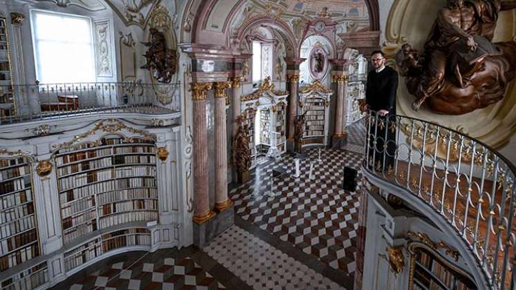 Biblioteca de Abadía austríaca causa furor en las redes sociales