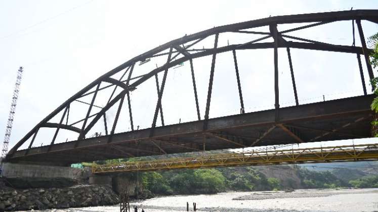 Nuevo puente sobre El Zulia