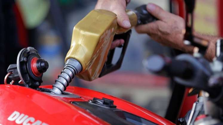Sin el subsidio, la gasolina costará alrededor de los $10.000 por galón. / Foto: Archivo