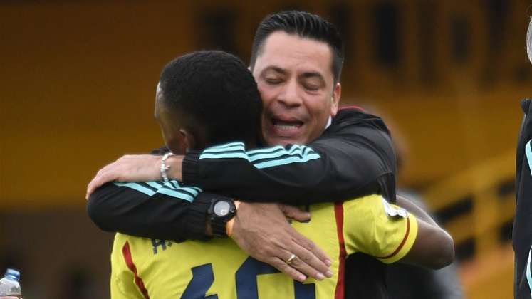 El técnico de la selección juvenil de Colombia, Héctor Cárdenas se mostró satisfecho con el trabajo de su equipo. (Foto Cortesía/FCF).