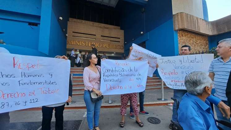 Comerciantes denuncian al alcalde de San Cristóbal ante el Ministerio Público. Fotos Anggy Polanco / La Opinión 