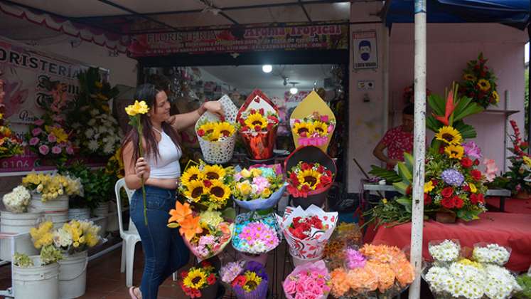 Floristerías esperan en San Valentín ventas por encima del nivel del año pasado, cuando el comercio creció 30%. Foto Leonardo Favio Oliveros/La Opinión