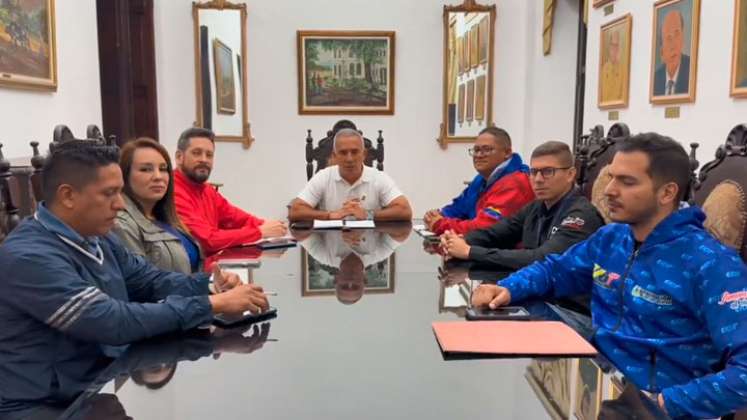 El gobernador Freddy Bernal se reunió con representantes de varias entidades. / Foto: Cortesía