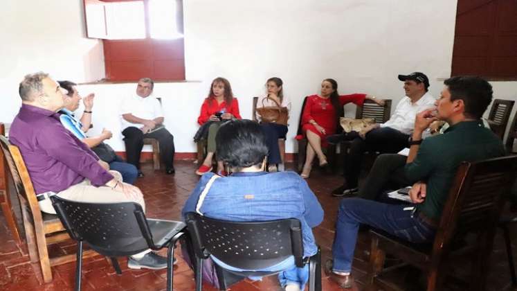 La secretaria de Educación departamental, Ludy Páez, escucha inquietudes de los rectores/ Foto: Cortesía.