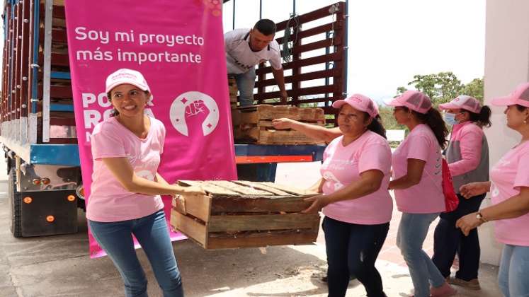 El Poder rosa se toma el sector rural de Ocaña con proyectos productivos./ Foto: Cortesía.