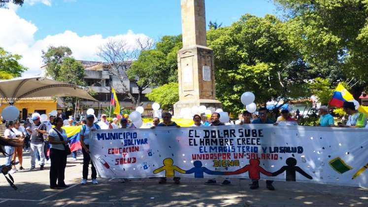 Los trabajadores de la administración pública del Táchira se sienten humillados. Foto cortesía / La Opinión 
