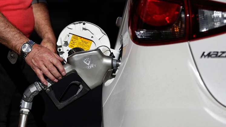 Las alzas en el precio de la gasolina están golpeando a los consumidores, de acuerdo con un sondeo realizado por La Opinión. / Foto: Archivo