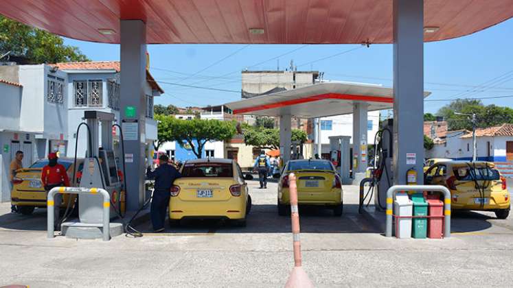 El gasto diario de gasolina, en promedio, es de $60.000, señalan los taxistas./ Foto Leonardo Favio Oliveros/La Opinión