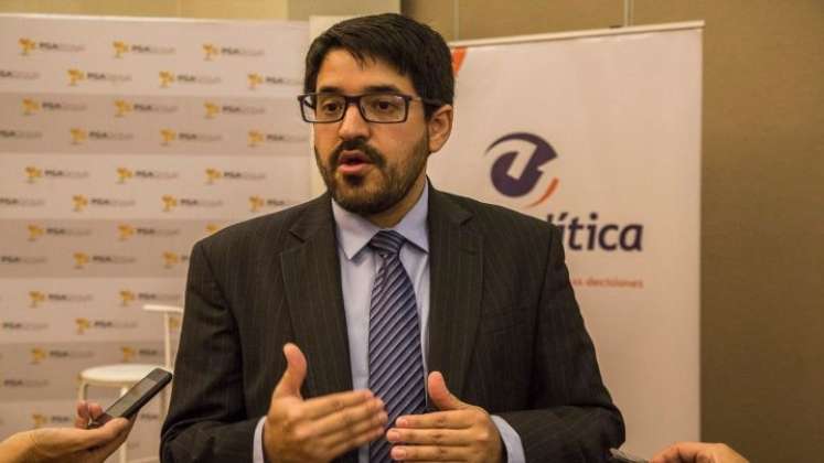 Asdrúbal Oliveros, consultor financiero, economista y director de Ecoanalítica.