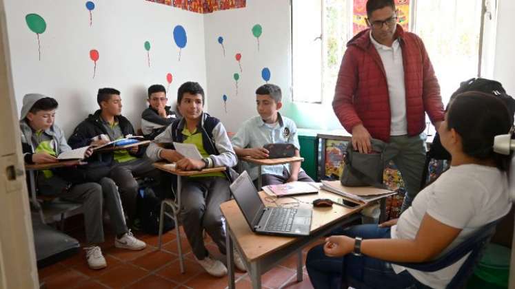 En un puesto de salud acuden a clases algunos estudiantes de El Tarrita/Foto Jorge Gutíerrez/La Opinión