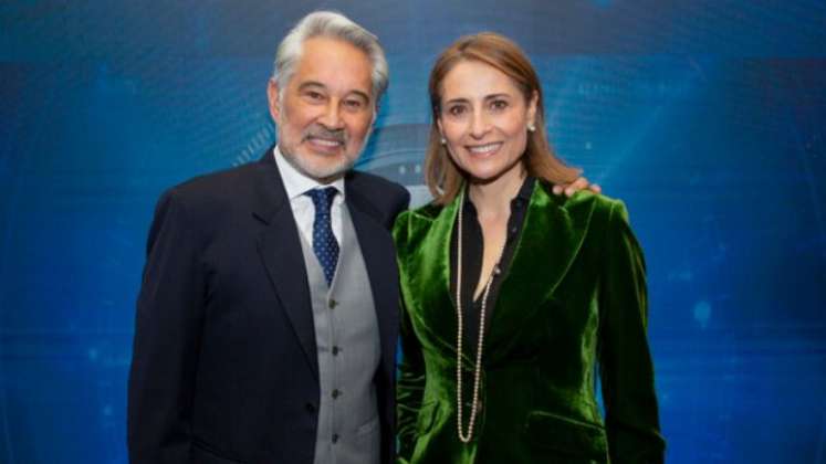 Manuel Teodoro y 'Malú' Fernández, presentadores de Séptimo Día