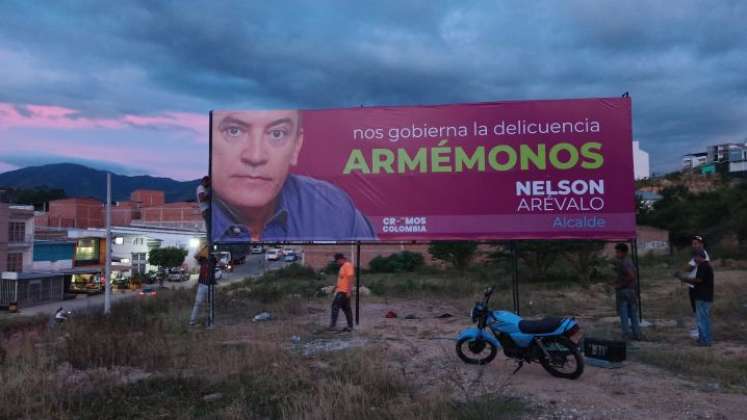 Nelson Arévalo, candidato a la Alcaldía de Ocaña ha instalado varias vallas en Ocaña con el mismo mensaje./Foto cortesía