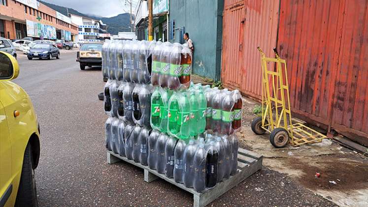 El contrabando de bebidas desde Colombia reduce el consumo de productos nacionales en el Táchira. Foto La Opinión