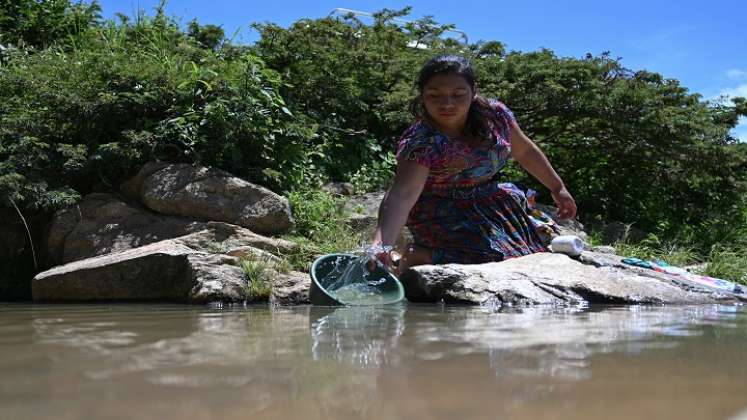 Indígenas luchan por conservar recursos naturales