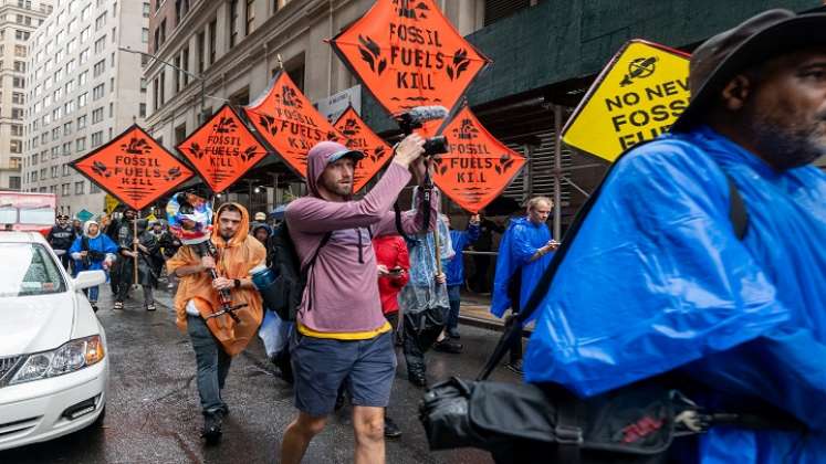 protestas en Nueva York contra los combustibles fósiles